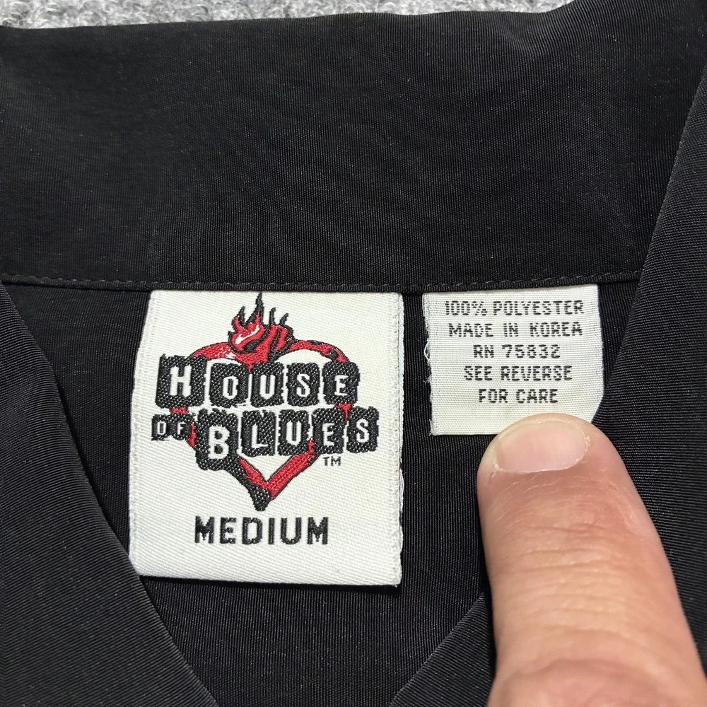 House of Blues Shirt Mens Medium Black Camp Bowling‎ Embroidered Guitars Rock - Picture 7 of 11